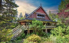 Hummingbird Gardens B&B